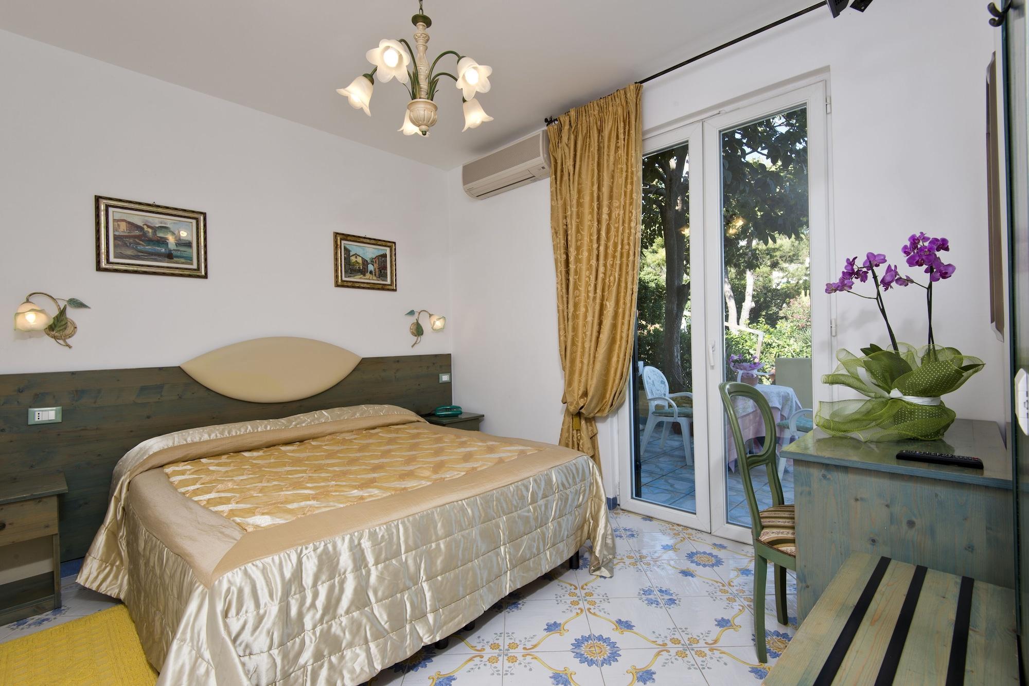 Hotel Giardino Delle Ninfe E La Fenice Иския Екстериор снимка