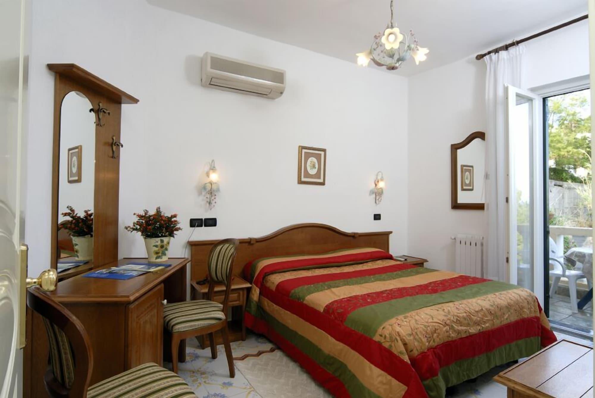 Hotel Giardino Delle Ninfe E La Fenice Иския Екстериор снимка